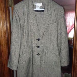 Larry Levine Classic Gray 2 piece pinstripe suit.